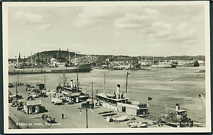 Stenpiren i Göteborgs hamn. Skibe og færger ses. Hartmans Kortförlag no. 34. Fotokort. 