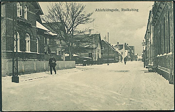 Rudkøbing, Ahlefeldtsgade med postbud. C. Traberg no. 9. Kvalitet 8