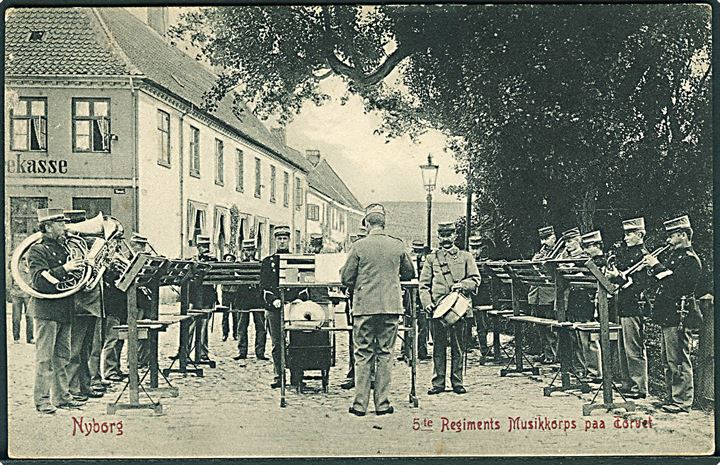 Nyborg, Torvet med  5. Regiments musikkorps. W.K.F. no. 3721. Kvalitet 8