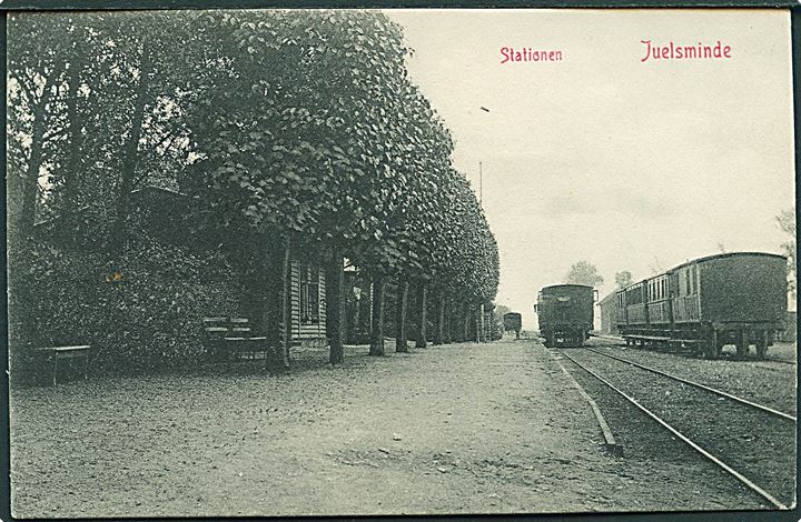 Juelsminde station med togvogne. W.K.F. u/no. Kvalitet 8