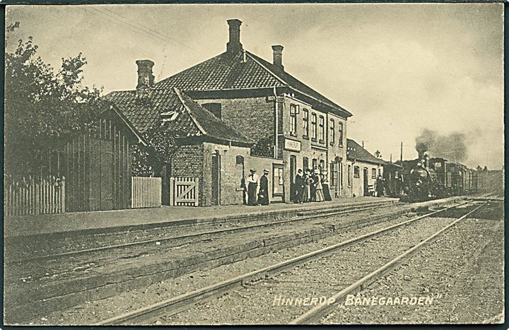 Hinnerup Station med lokomotiv. S.F. Kaaber u/no. Kvalitet 7