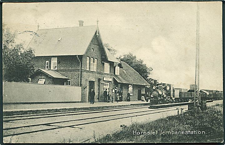 Hornslet Station med lokomotiv. H.A. Ebbesen no. 813. Kvalitet 8