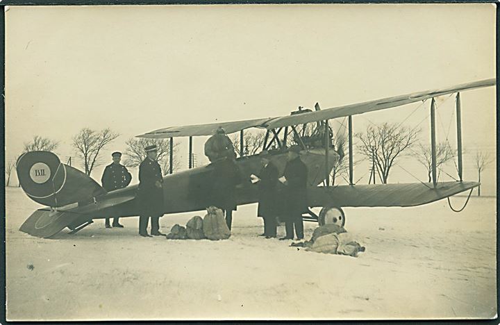 Fly. Løjtnant Bjarkov med hærens biplan aflevere ispost i Aarhus under isvinteren 1922. Fotokort u/no. Kvalitet 8