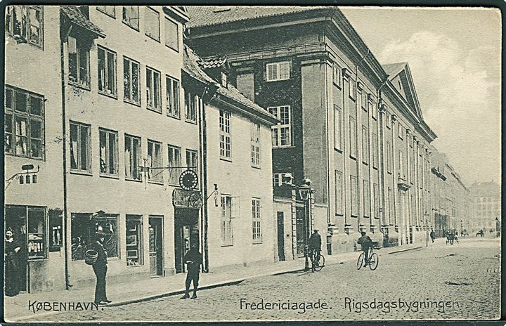 Købh., Fredericiagade med Rigsdagsbygningen. Olsen no. 18118. Kvalitet 8