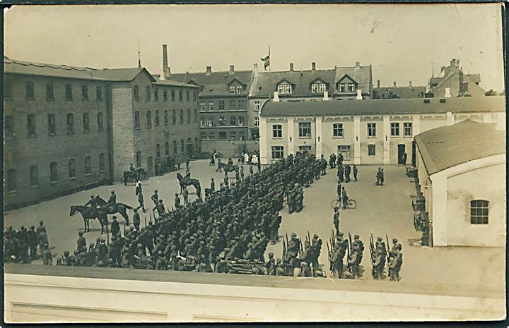 Aalborg. Helgolandsgades Kaserne, bykaserne 1927- 1938. Fotokort u/no. Kvalitet 7