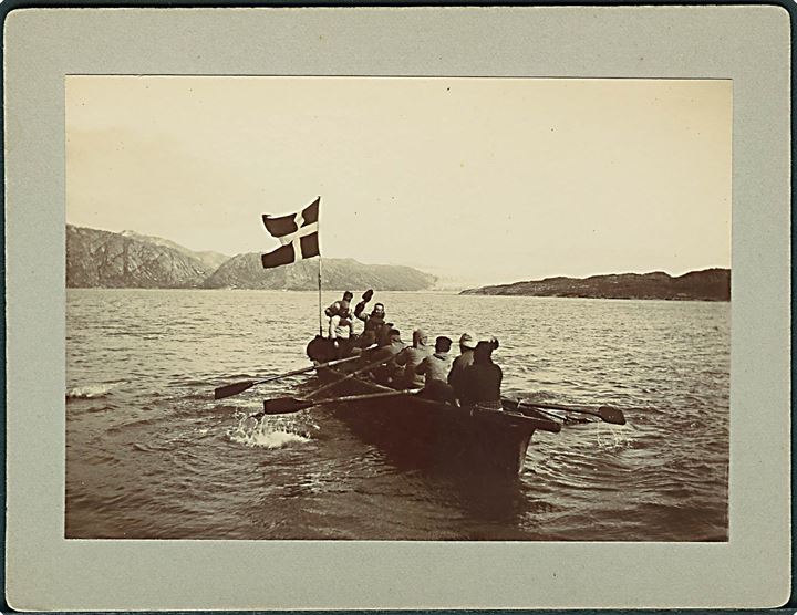 Dr. Meldorfs Konebaad ved Kipisarko d. 20/8 1901. Distrikstlæge i Julianehaab 1897-03. Foto  (7½x11 cm) Kvalitet 10