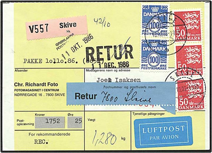 1 kr. lyseblå bølgelinie og 50 kr. rød rigsvåben på luftpost postopkrævning fra Skive d. 10.10.1985 til Grønland. Pakken er returneret.