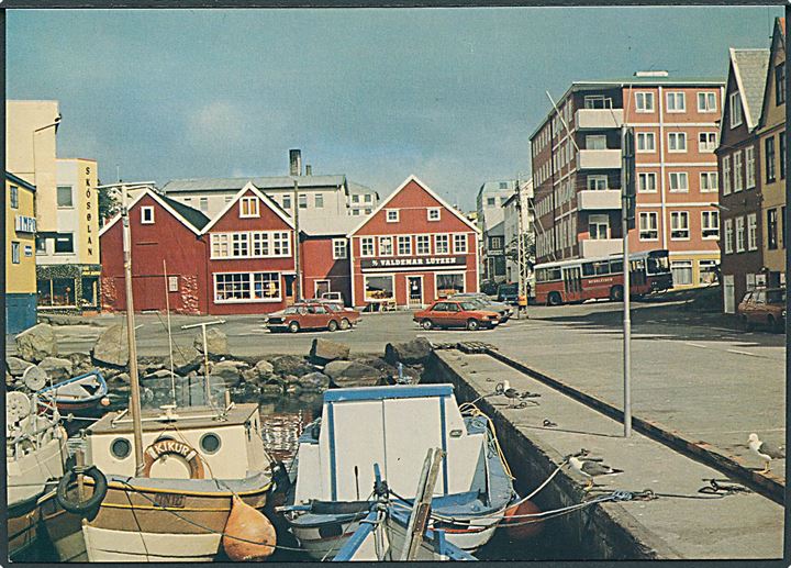 Parti fra Thorshavn på Færøerne. Poul Hansen no. 143 901 053.