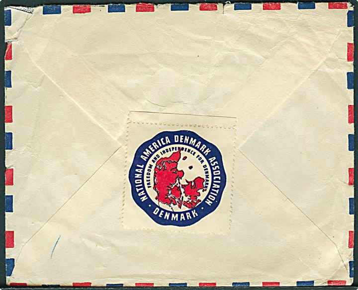 Amerikansk 30 cents frankeret luftpostbrev fra Verona d. 24.7.1945 til København, Danmark. På bagsiden dansk-amerikansk patriotisk mærkat: National America Denmark Association. Uden censur.