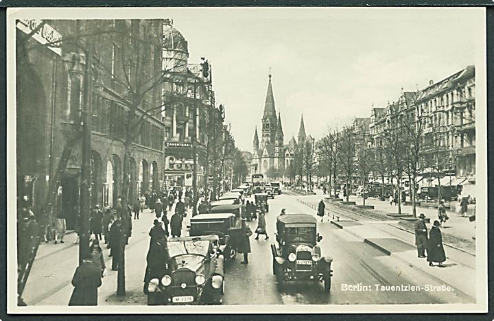 Tauentzien Strasse, Berlin. Biler og dobbeltdækker sporvogn ses. Gustav Mandel no. 187. Fotokort. 
