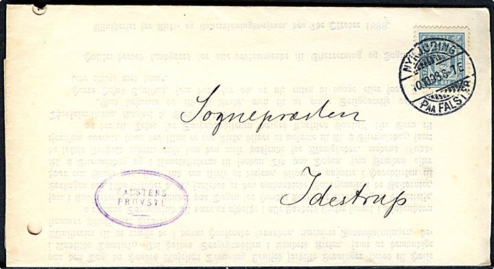 4 øre Tjenestemærke på cirkulære sendt som tryksag fra Nykjøbing paa Falster d. 10.10.1908 til Idestrup. Arkivhuller.