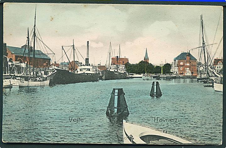 Havnen med skibe i Vejle. Stenders no. 4338.