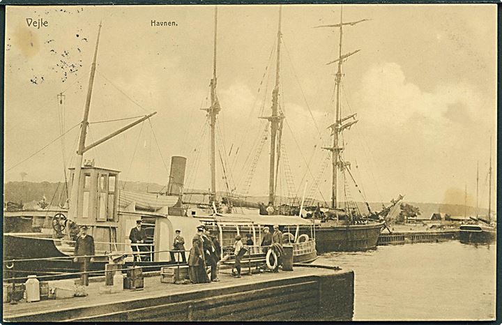 Havnen i Vejle med skibe. U/no. 