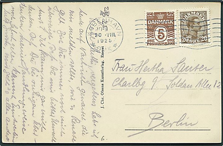 5 øre Bølgelinie og 20 øre Chr. X fra lodret automatsammentryk på brevkort fra København d. 20.8.1925 til Berlin, Tyskland. Tydelig afskæring og ene mærke med sammenklæbning.