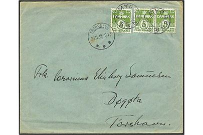 5 øre grøn bølgelinie, et mærke med kort tak, på brev fra Myggenæs d. 23.11.1938 til Tórshavn. Myggenæs stjernestempel. (Kat. pris 2400,- kr.) 