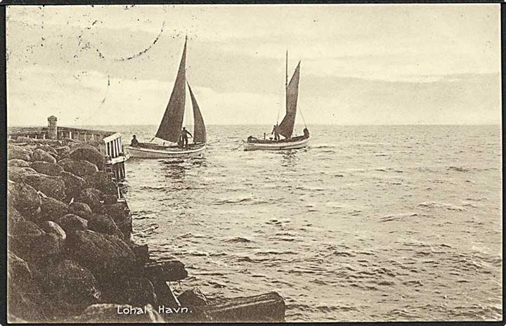 Sejlbåde på vej ud af havnen i Lohals. C. Jensen-Tusch no. 21819.