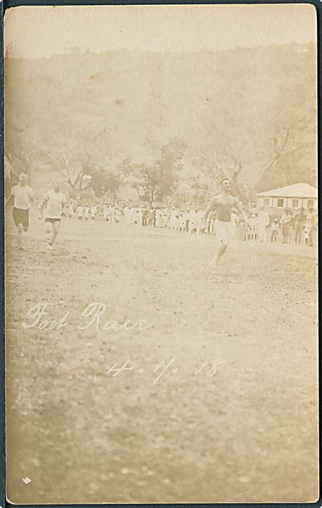D.V.I., militær. Amerikanske troppers løbekonkurence d. 7.4.1918. Fotokort u/no. Kvalitet 7