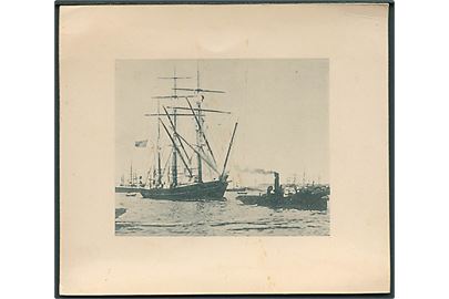 Norsk, 3-mastet barkskib, kartonkort (11x12½ cm) dateret d. 22.12.1892. U/no. Kvalitet 7