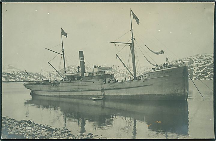“Knut Skaaluren”, S/S, norsk dampskib i Arsukfjorden. Fragtet af KGH 1904-07 på 9 rejser. Fotokort u/no. Kvalitet 8