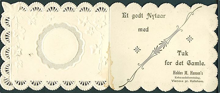 Årstalskort 1900. Kartonkort med reklame fra Holden M. Hansen’s Købmandsforretning i Viemose. 8x10 cm. Kvalitet 7
