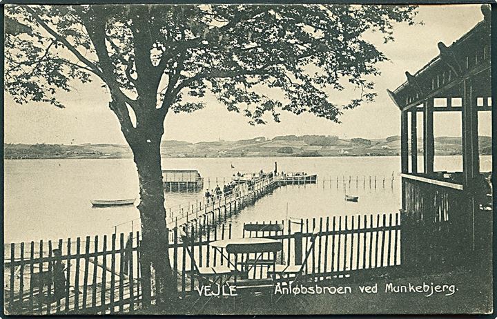 Anløbsbroen ved Munkebjerg, Vejle. H. B. no. 10539.