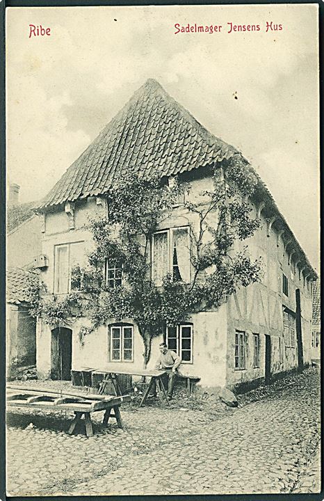 Sadelmager Jensens Hus i Ribe. Warburgs Kunstforlag no. 1824.