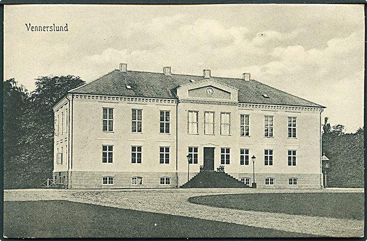Vennerslund ved Nørre Alslev. Peter Alstrups no. 1905. (5 små mærker efter opklæbning). 