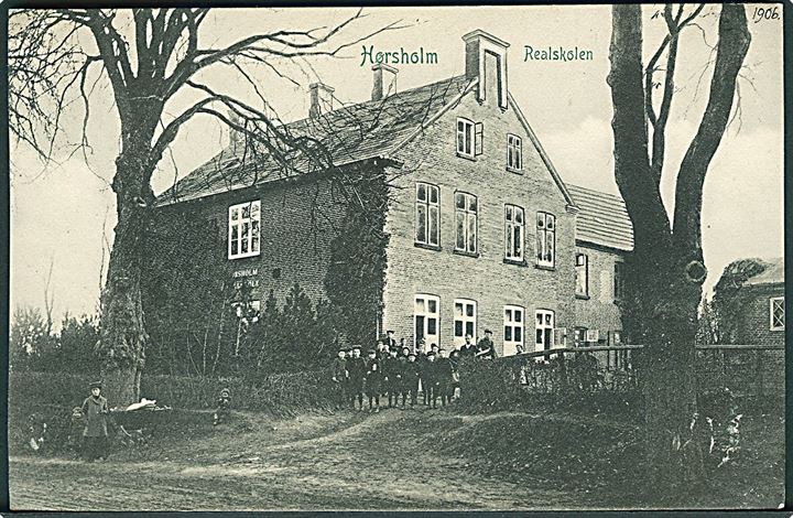Realskolen i Hørsholm.Peter Alstrups no. 7301. (5 små mærker efter opklæbning). 