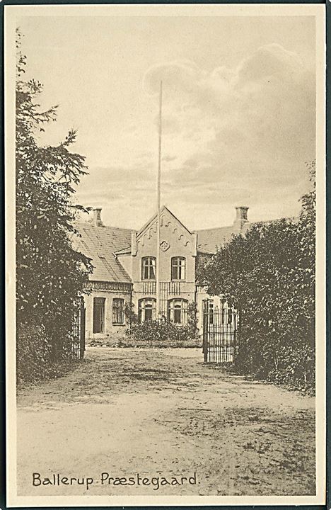 Ballerup Præstegaard. C. Grønbechs Bog & Papirhandel no. 33510.