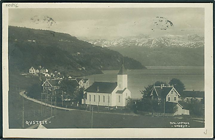 5 øre og 10 øre Posthorn, samt Fra Krig til Fred / Viking mærkat på brevkort (Øvstese) fra Bergen d. 28.12.1921 til København, Danmark.