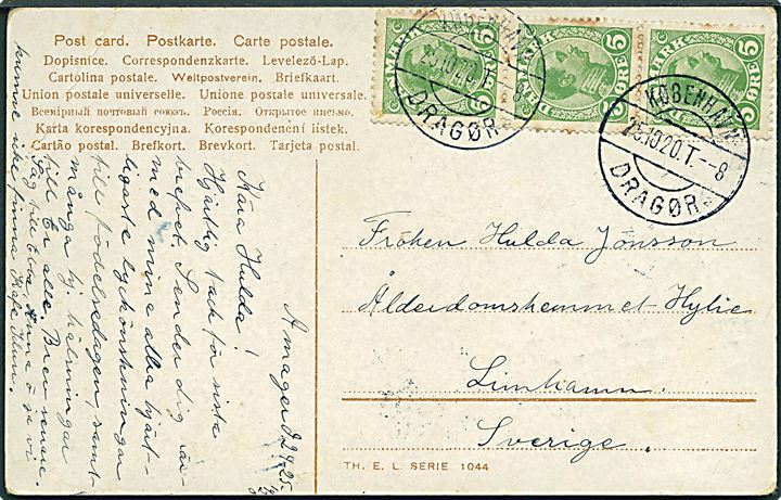 5 øre Chr. X i lodret 3-stribe på brevkort dateret Amager annulleret med smukt bureaustempel IIe København - Dragør sn2 T.18 d. 25.10.1920 til Linhamn, Sverige. Hjørne knæk.