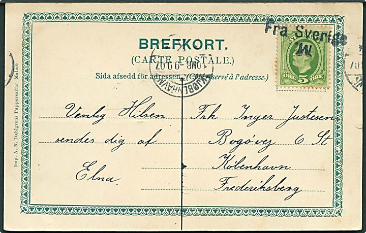 5 öre Oscar på brevkort fra Malmö annulleret med dansk skibsstempel “Fra Sverige M.” (Omvendt “M”) og sidestemplet Kjøbenhavn d. 9.9.1907 til Frederiksberg, Danmark. Sjældent skibsstempel med omvendt “M”. 