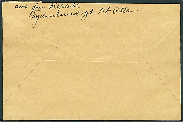 40 øre Løve på anbefalet brev fra Oslo d. 11.6.1940 til Stockholm, Sverige. Lille stempel (40x12 mm) i rød farve: Viderebefordret tillatt Tysk Censur. Vanskelig udgave af stempel som findes i mindst 4 undertyper.