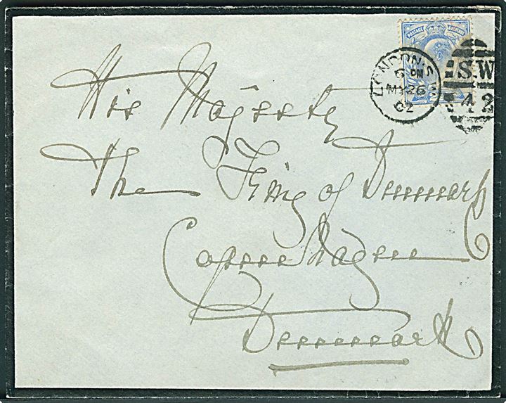 Engelsk 2½d Edward VII på fortrykt sørgekuvert med royalt monogram stemplet London d. 26.5.1902 til His Majesty the King of Denmark (Kong Chr. IX). 