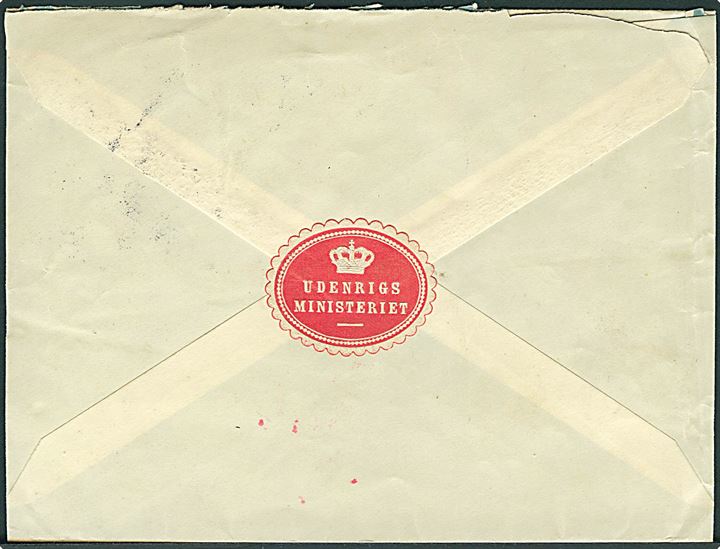 20 øre Chr. X på fortrykt kuvert fra Udenrigsministeriet i Kjøbenhavn d. 22.5.1917 til danske konsulat i Newcastle, England. Rødt stempel Expédition officielle og passér stemplet ved den britiske censur som diplomatpost med stempel: War Office / Postal Censor.