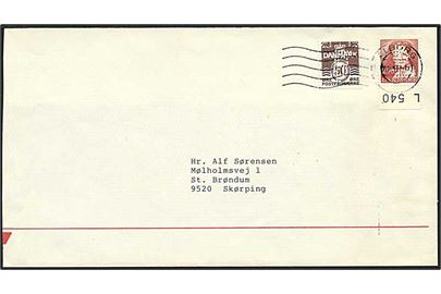 50 øre brun bølgelinie og 2,50 kr. rød Dr. Margrethe på brev fra Ålborg d. 1.x.1988 til Skørping. Mærkerne med perfin L17 - Den danske Bank.