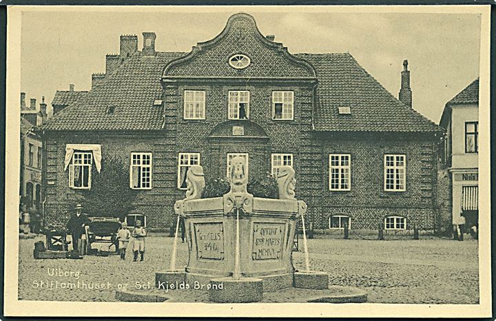 Stiftamthuset og Sct. Kjelds Brønd i Viborg. Niels Christensens Boghandel no. 3281.