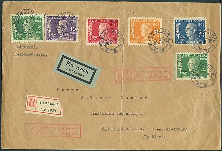 Komplet sæt Gustaf V 70 år på stort anbefalet luftpostbrev fra Stockholm d. 26.6.1928 via Stuttgart til Schönberg, Tyskland. Rødt rammestempel: Mit Luftpost befördert Postamt Nr. 1 Stuttgart.