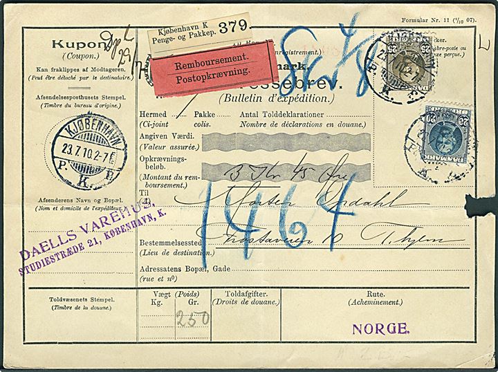 20 øre og 25 øre Fr. VIII på internationalt adressekort for pakke med opkrævning fra Kjøbenhavn d. 23.7.1910 til Trondhjem, Norge. Skade i højre side.