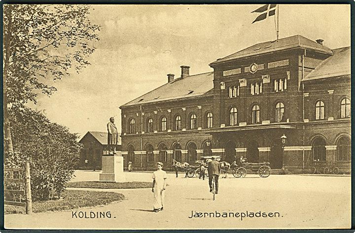 Jærnbanepladsen (stavefejl på kortet) i Kolding. Stenders no. 12569.