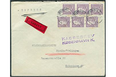 10 øre Chr. X (5) på ekspresbrev fra København d. 9.12.1945 til Statsradiofonien, København. Violet stempel Kassebrev / København K.