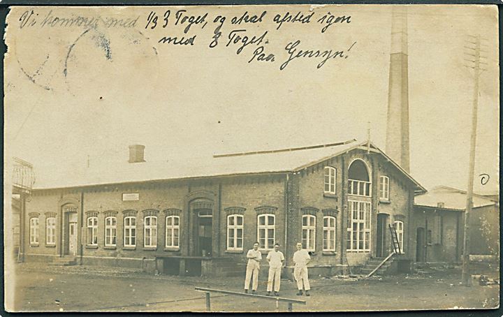 5 øre og 10 øre Bølgelinie på brevkort (Varnæs Andelsmejeri) annulleret med sjældent bureaustempel Aabenraa - Graasten sn2 T.08 d. 11.11.1924 til Hjordkær. 