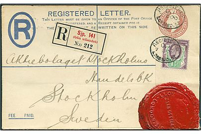 3d Edward VII anbefalet helsagskuvert opfrankeret med 1½d Edward VII fra London d. 7.10.1903 til Stockholm, Sverige. Påsat svensk rec.-etiket Sjp. 141 (från utlandet).
