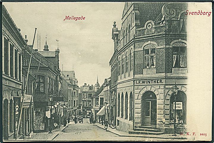 Møllergade med butikker i Svendborg. Warburgs Kunstforlag no. 1025.