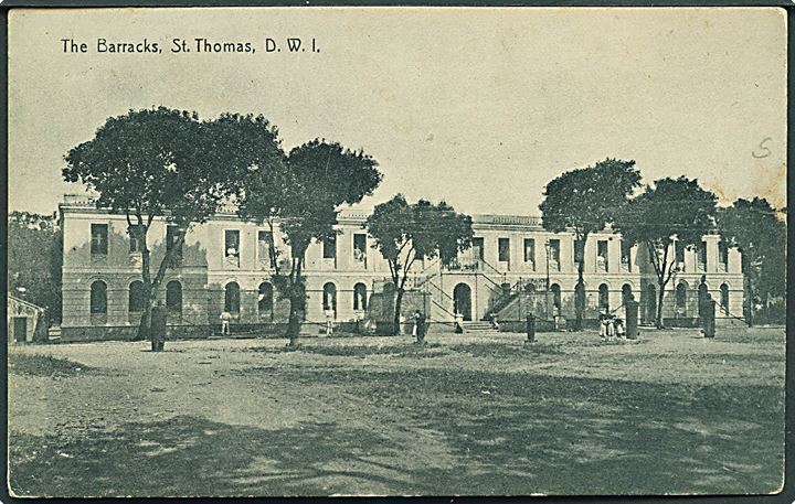 5 bit Fr. VIII i par og Julemærke 1915 på brevkort (The Barracks) stemplet St. Thomas d. 10.12.1915 til Randers, Danmark. Julemærke yderligt placeret med lille knæk.