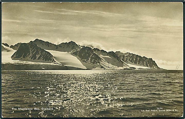 20 øre Løve på brevkort (Magdalene Bay, Svalbard) annulleret med maskinstempel i Longyearbyen d. 28.7.1935 til Syracuse, USA. 