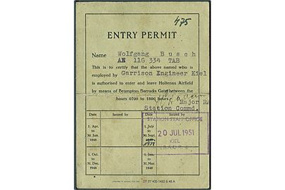 Entry Permit (Adgangskort) til Holtenau Airfield stemplet Station Staff Office Kiel BAOR 6 d. 20.7.1950.
