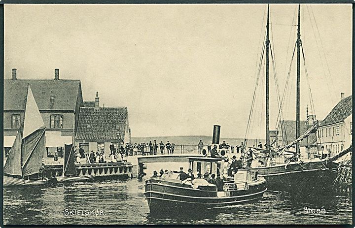 Skælskør, havneparti med broen og mindre dampskib. J. Gjellebøl u/no. Kvalitet 10