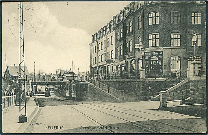 Hellerup, viadukten med “Viadukt Bageriet” og sporvogn linje 15. Stenders no. 21173. Kvalitet 8