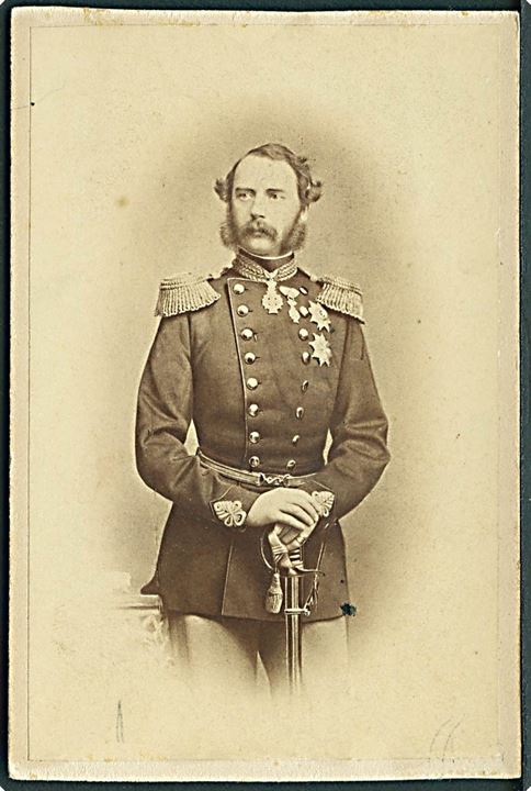 Christian IX ved hans sølvbryllup i 1867. Hoffotograf J. Petersen. Kabinet foto. Kvalitet 7